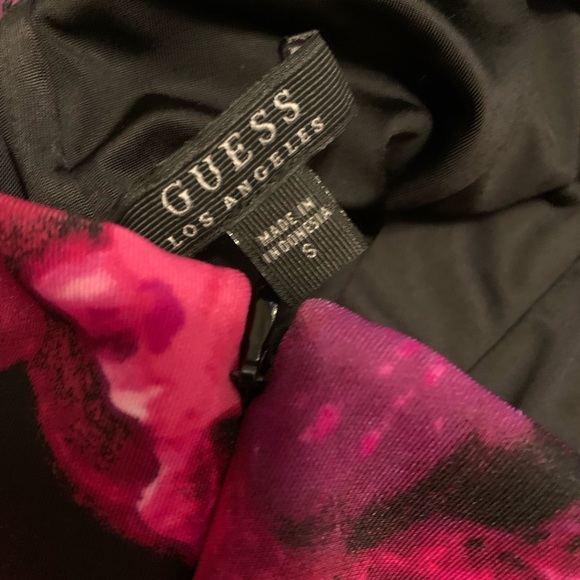 Guess flowery body con dress size small - Picture 3 of 3